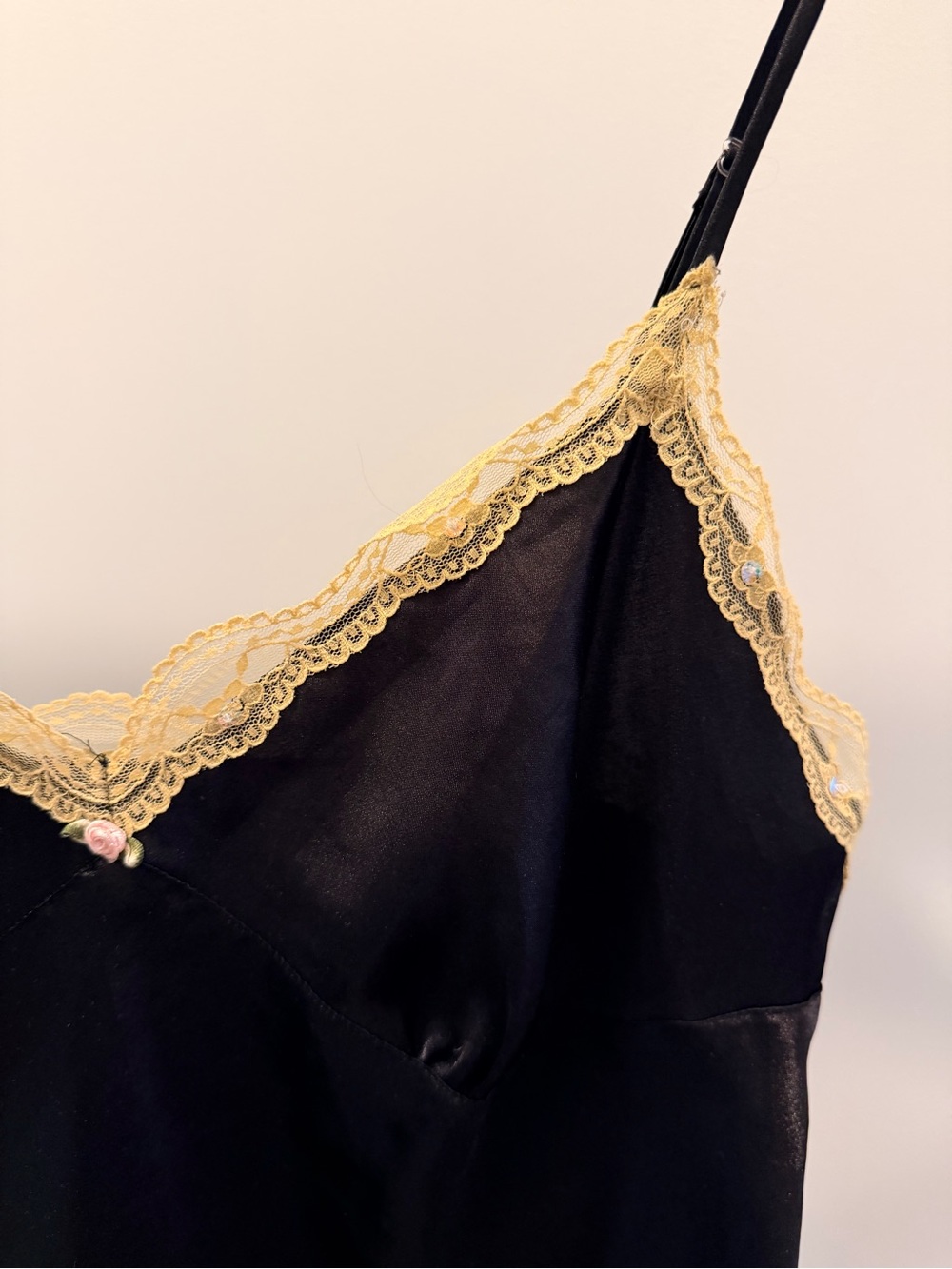 90s/Y2K Black Satin Cami with Cream Lace Trim - Picture 2 of 6
